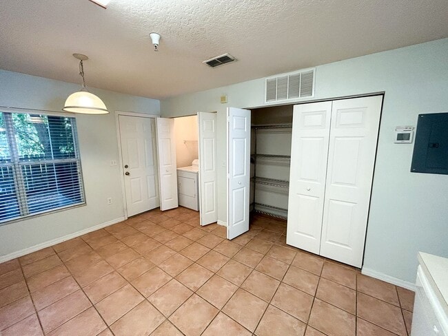 Building Photo - 2/2.5 Cozy Condo in Isabella Park