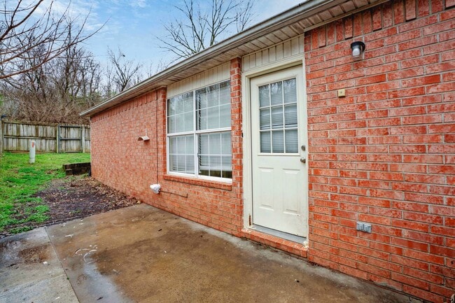 Building Photo - 1462-1462 N Dawn Dr