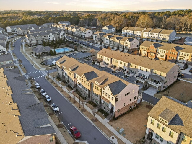 Building Photo - 318 Commons Ave