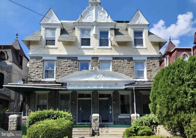 Building Photo - 2211 W Tioga St