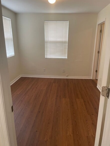 Building Photo - 6712 S Himes Ave