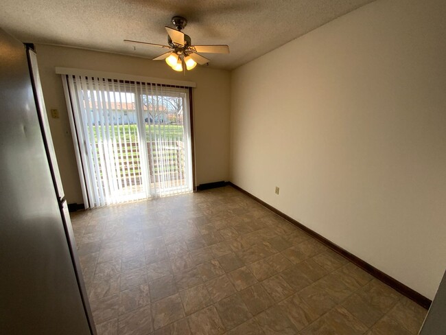 Building Photo - 1801-1803-1803 Garden Dr