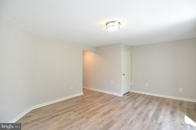 Building Photo - 3 Birdseye Ct