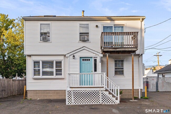 Building Photo - 116 College Pl