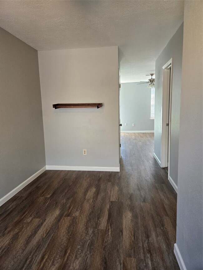 Building Photo - 1353 Ramada Dr