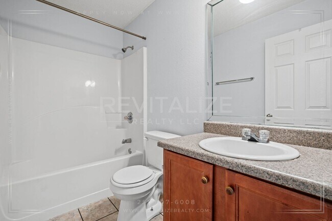 Building Photo - Beautiful 4-Bed 2-Bath Home on Corner Lot in Gated Community