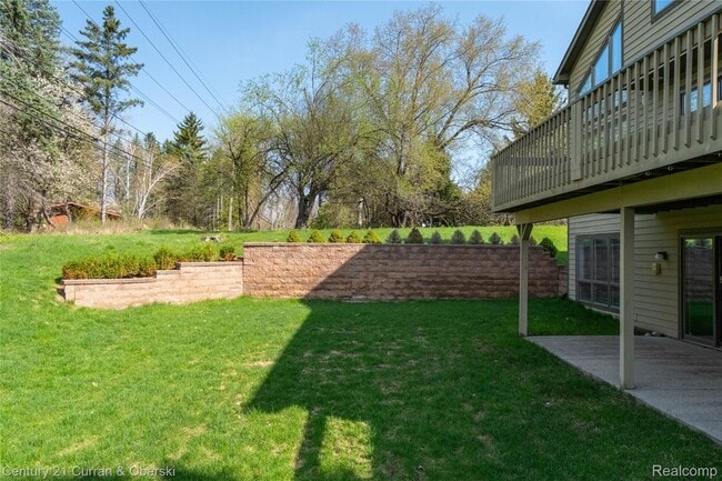 Building Photo - 1083 N Livernois Rd