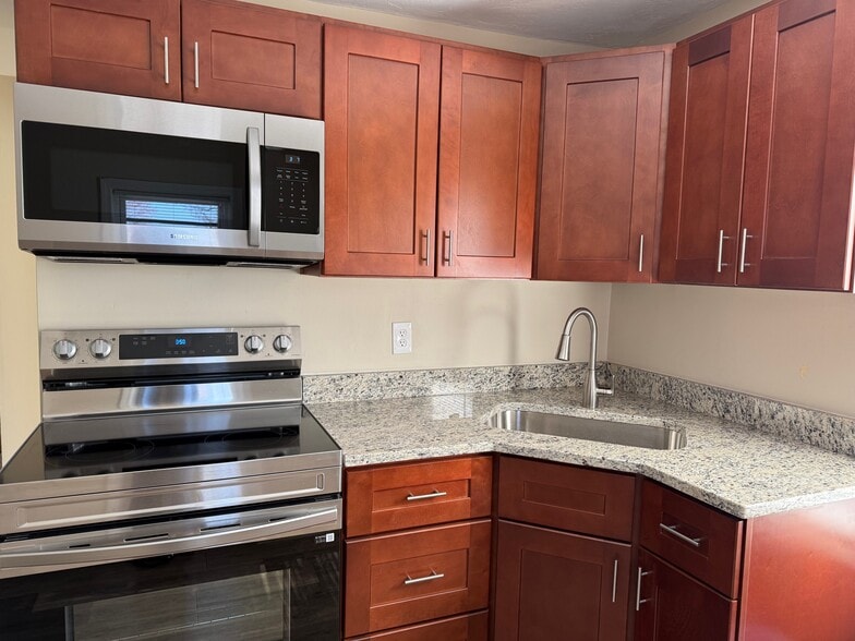 Kitchen - 1592 Main St