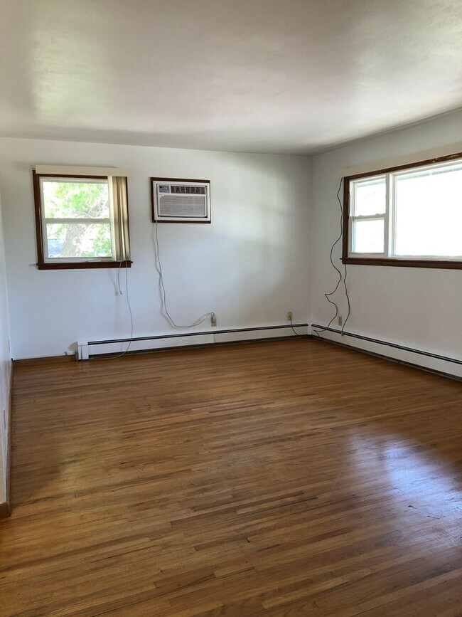 Building Photo - Park Apartments - 530