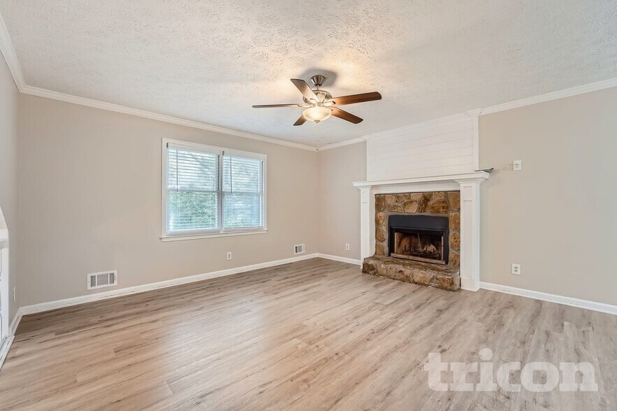 Building Photo - 2590 Mountain Brook Rd