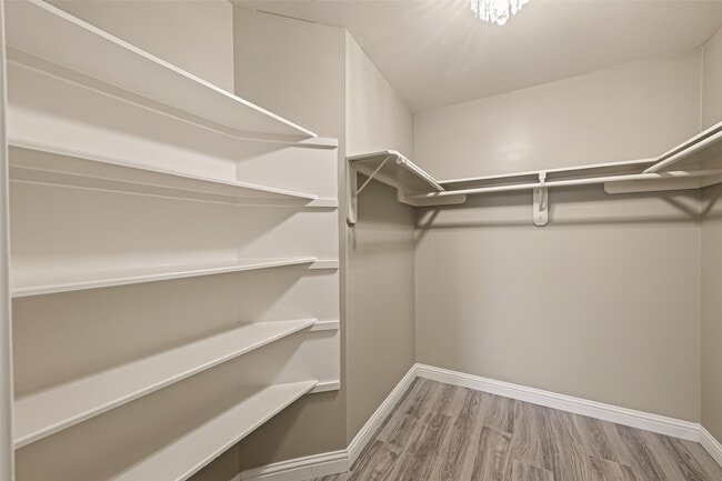 Building Photo - 12819 Wisteria Park Dr