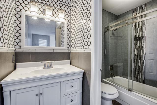 Building Photo - 2305 Basil Dr