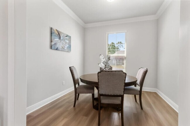 Building Photo - 2703 Louis Cir