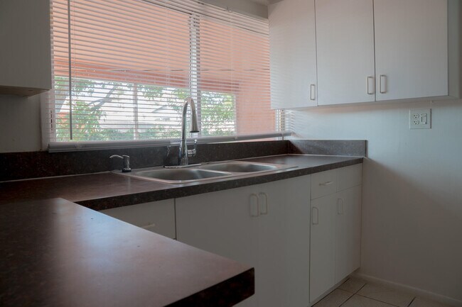 Building Photo - 231 NW 20th St