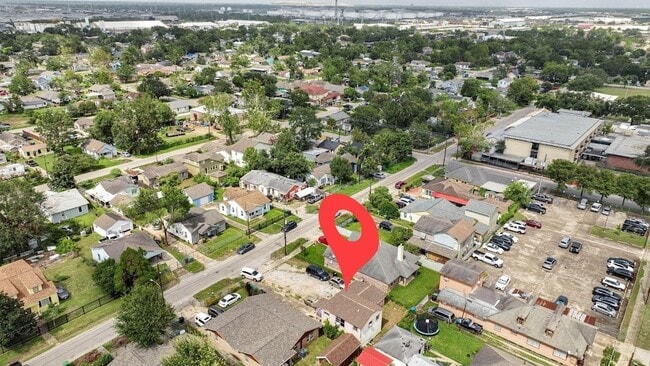 Building Photo - 7010 Brownsville St