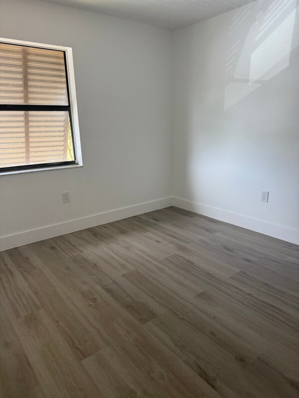 Building Photo - 6866 NW 173rd Dr
