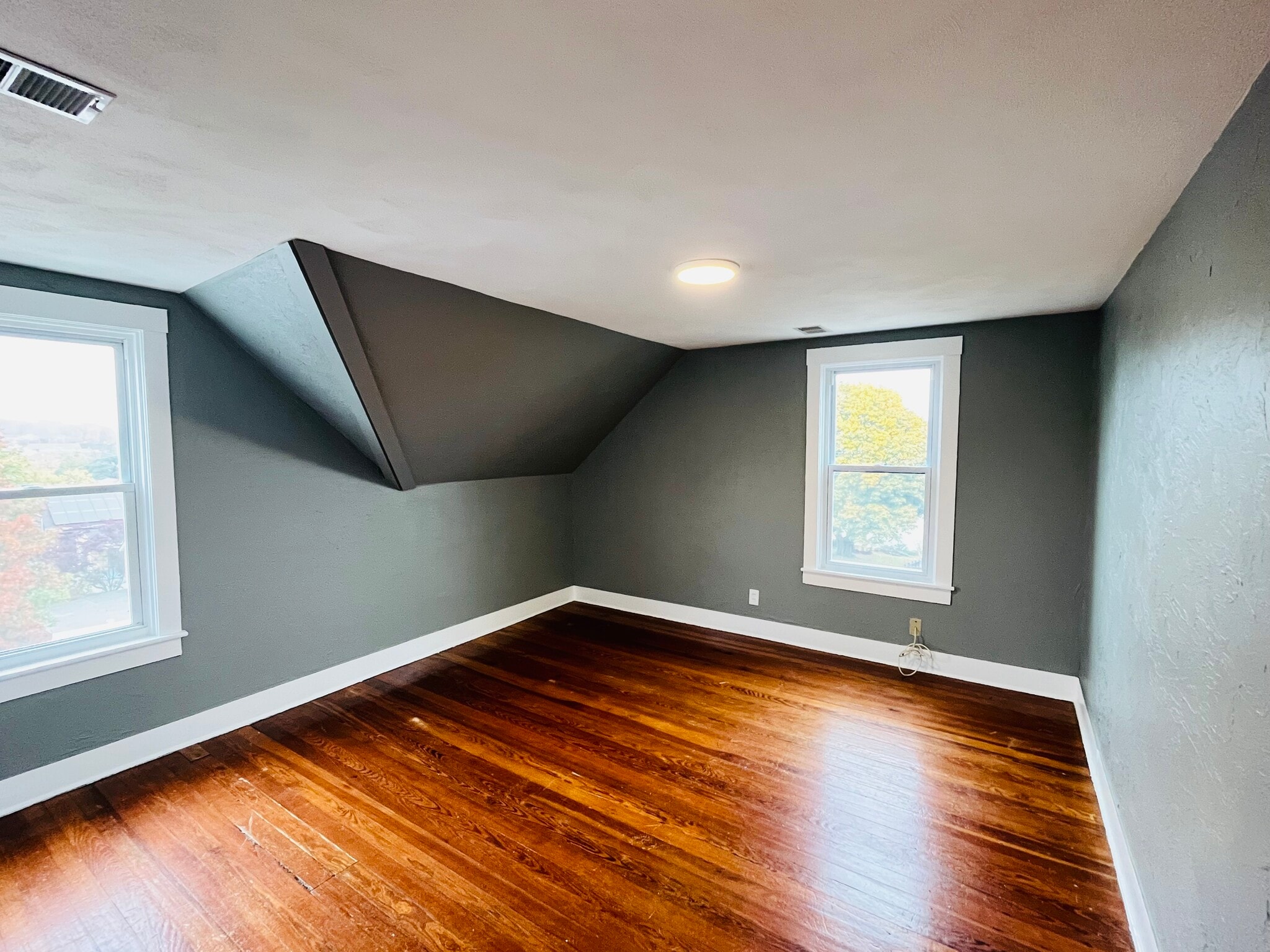 Master Bedroom - 1186 Riverside Ave