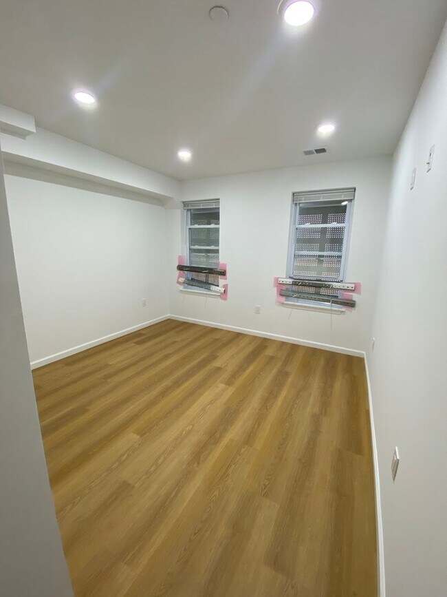 Building Photo - 5639 Market St
