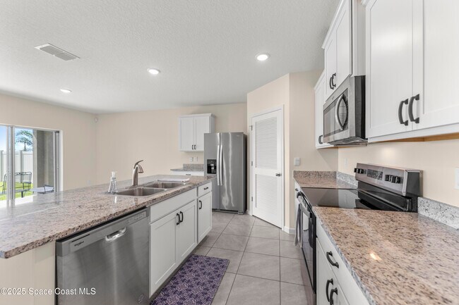 Building Photo - 1015 Dugan CIR SE