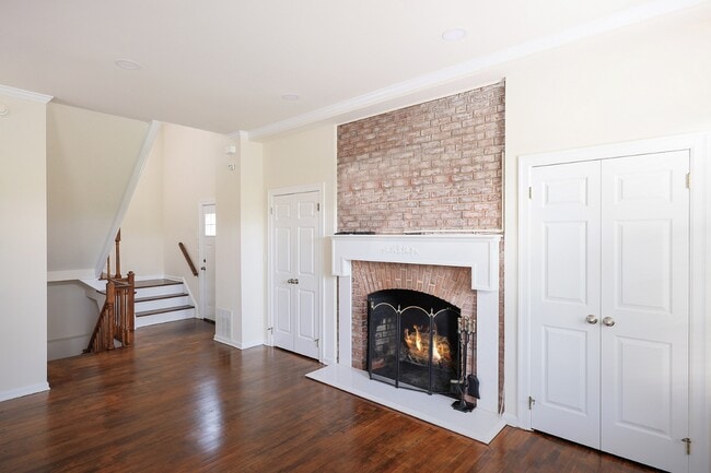 Building Photo - 39 Murray Hill Square