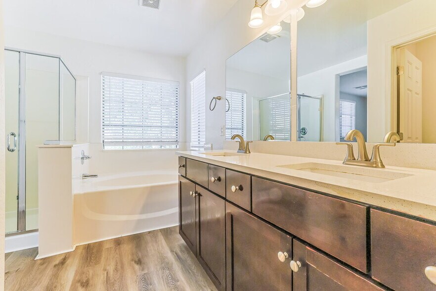 Building Photo - 3809 E Santa Fe Ln