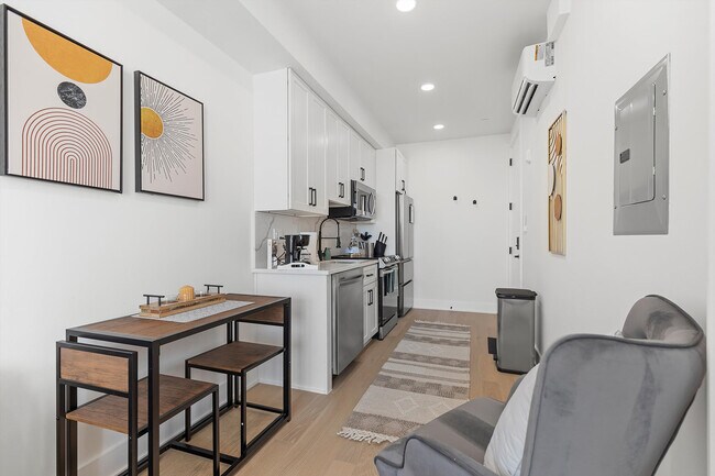 Building Photo - 1726 H St NE