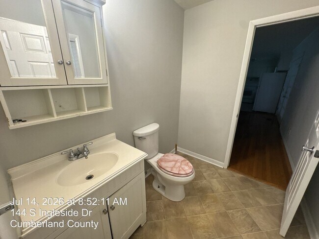 Building Photo - 144 S Ingleside Dr