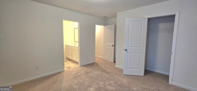 Building Photo - 34 Russet Wy