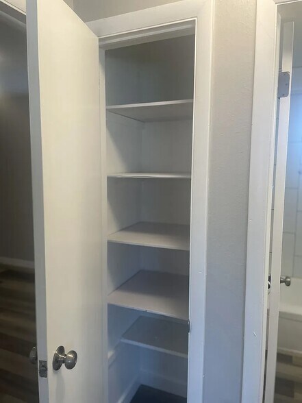 Building Photo - 4562 Everett St