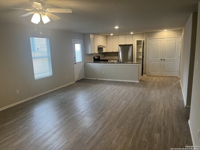 Building Photo - 10799 Giacconi Dr
