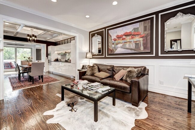 Building Photo - Renovated Contemporary - Available FURNISHED or unfurnished RENTAL