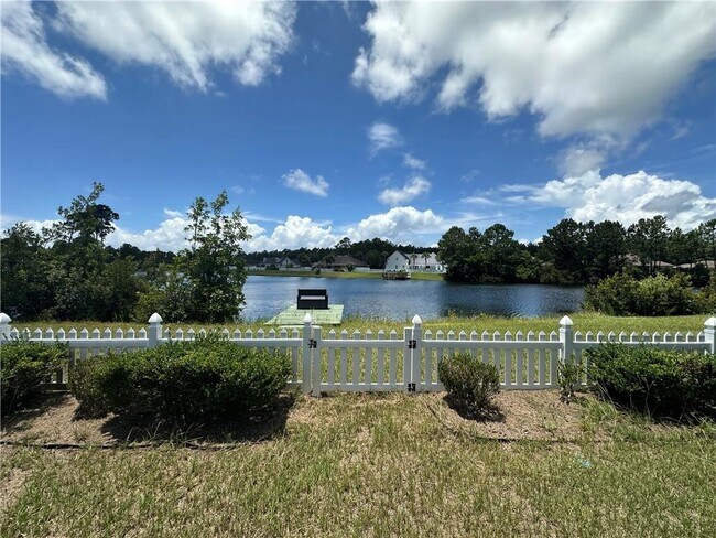 Building Photo - 119 Edge Water Dr
