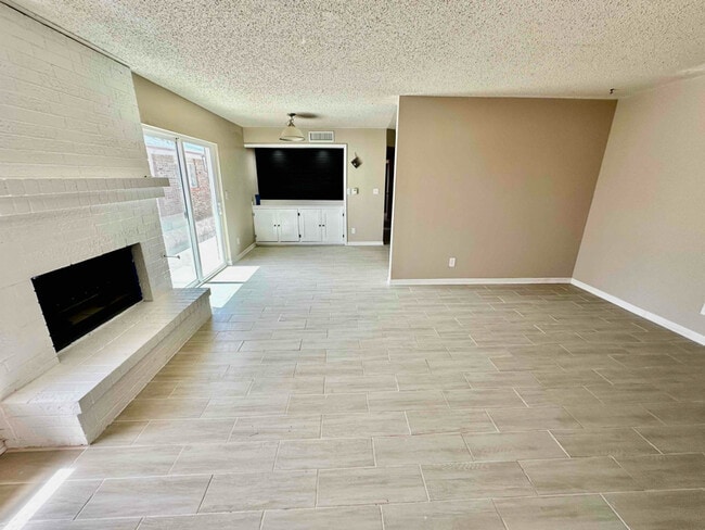 Building Photo - 2905 Beachcomber Dr