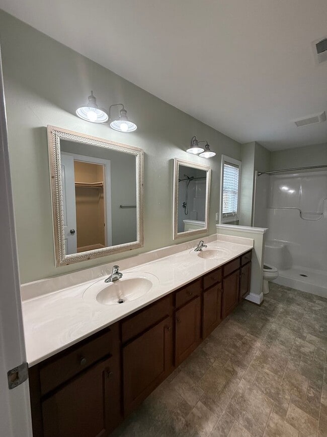 Building Photo - One Level 3 Bedroom 2 Bath Home in Hollins Area