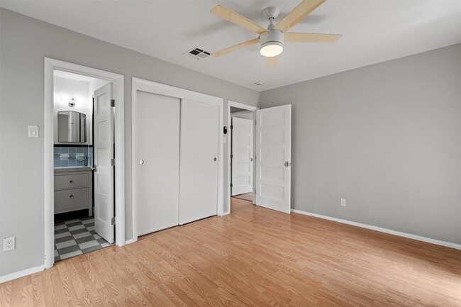 Building Photo - 5212 Berkman Dr