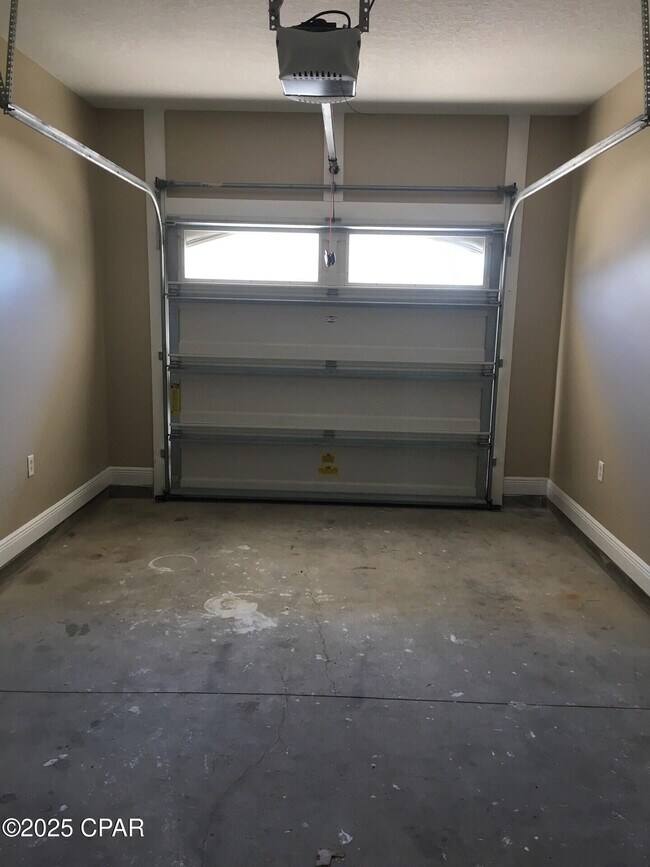 Building Photo - 405 Judy Pl