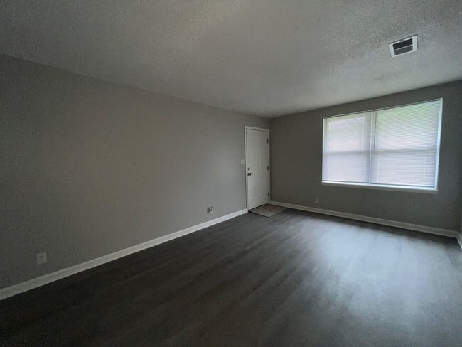 Building Photo - 2 bedroom, 1 bath Duplex in Gallatin