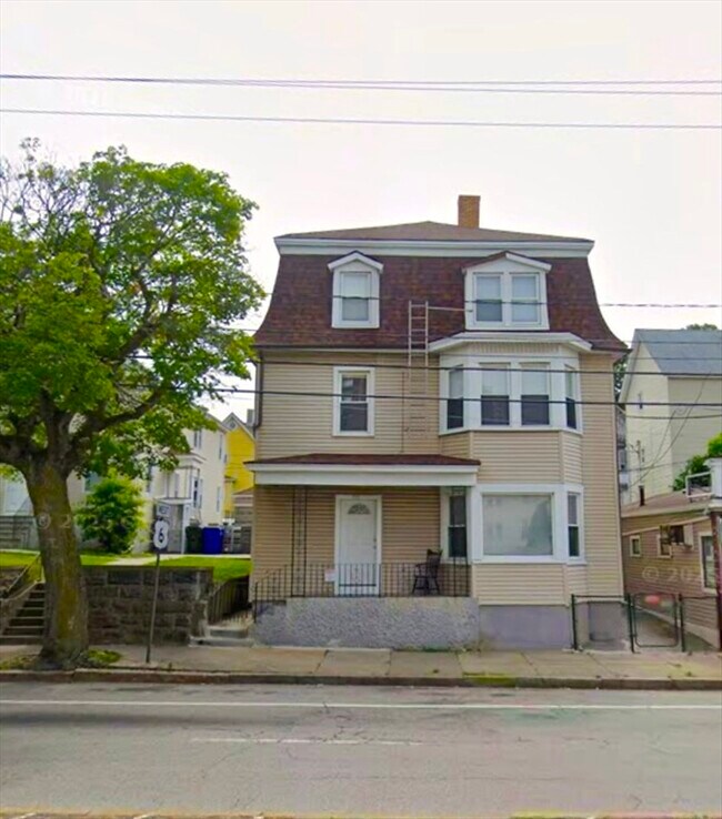 Building Photo - 712 Eastern Ave