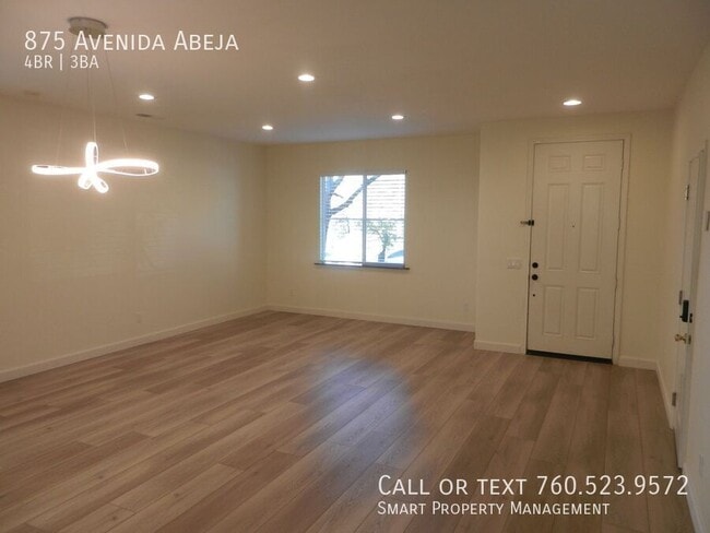 Building Photo - 875 Avenida Abeja