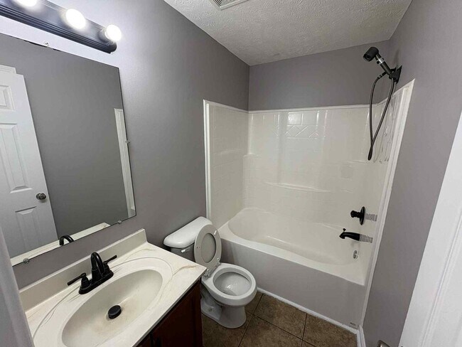 Building Photo - Welcome to Chinook Haven – Your Spacious Retreat Near Fort Campbell!