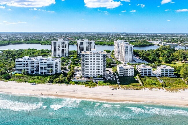 Building Photo - 2066 N Ocean Blvd