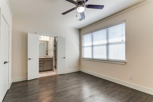 Building Photo - 4316 Hartford St