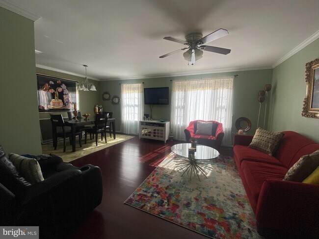 Building Photo - 8207 Stationhouse Ct