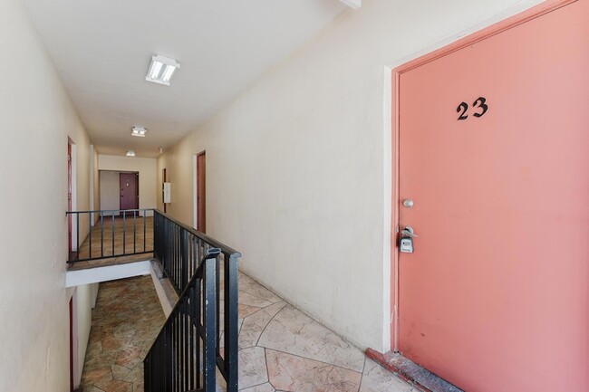 Building Photo - 606 NW 13th St