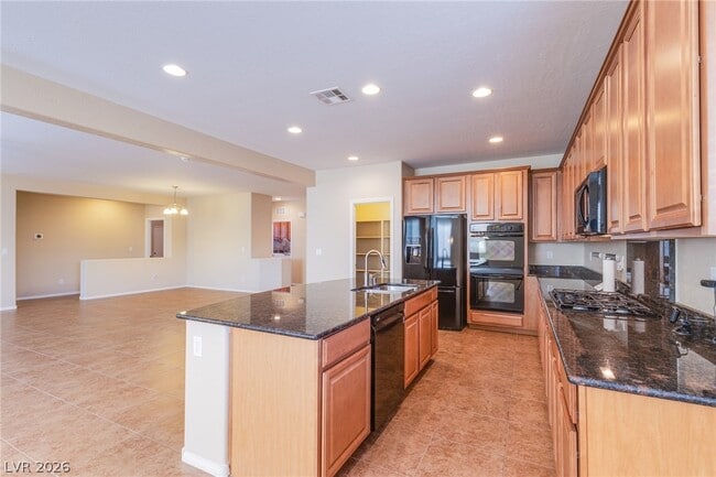 Building Photo - 10119 Amana Oaks Ave