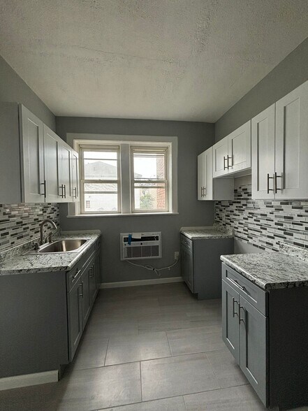 372-374 S 20th St 7 - 376 S 20th St