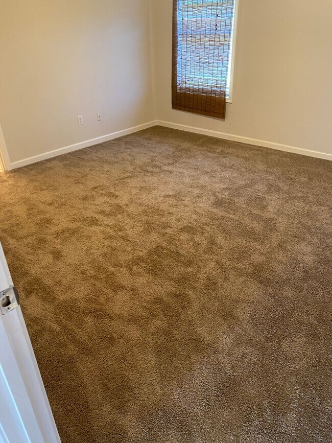 Building Photo - Contact Peggy Goodman 501 676 1758