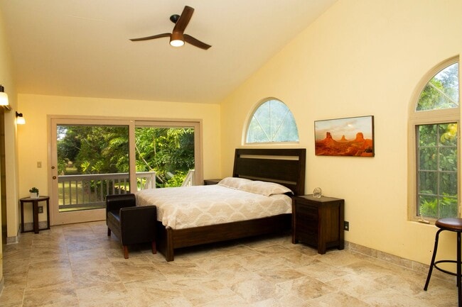 Building Photo - Spacious 4-Bedroom Retreat in Haiku with S...