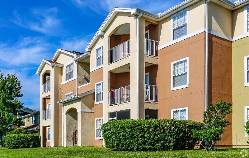 Building Photo - 5800 Lake Pointe Village Cir