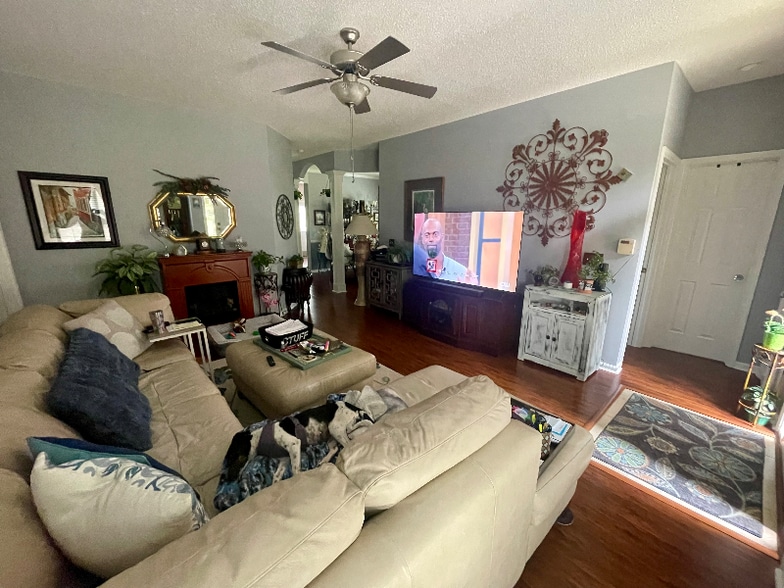 Building Photo - 214 Foxbury Square